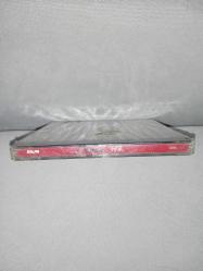 Cd Grup Yorum Eylül. Ambalajında sıfır. Orijinal 2000 KALAN Müzik. koleksiyonluk. Jelatininde soyulmalar var.