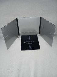 BOŞ cd kutusu Şebnem Ferah 10 Mart 2007 İstanbul Konseri. Orijinal. Kitapçık mevcut ve tertemiz. Cd leri YOK. Digipack fotoğraflarda görüldüğü gibi 10 üzerinden 9