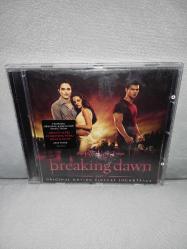 Cd Twilight breaking dawn part 1 soundtrack. Orijinal, Avrupa baskı. Disk 10 üzerinden 9.5 Sorunsuz çalışıyor. Koleksiyonluk