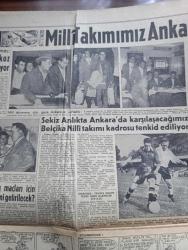 Hürriyet Gazetesi - Turkish Newspaper - 30 Kasım 1957 - Kıbrıs ve Türk İngiliz dostluğu - vatandaş zeytinyağı bol telaşı lüzum yok 2 kiloluk kutular 9 lira ilanı - Zirai kazançlardan bu sene vergi alınması muhtemel - güle güle istanbullular Dün yeni Elçi Fahrettin Kerim Gökay'ı isviçre'ye uğurladılar fotoğraf - Türkçe tangolar bestekarı Necip Celal dün vefat etti - Eisenhower istirahat için çiftliğine çekildi - Perihan Altındağ Sözeri Hamiyet Yüceses Sevim Tanürek Gönül Yazar Kazablanka'da - Migros Türk - Ava Gardner nihayet evleniyor mu fotoğraf - Fransız hükümeti cezayir'de ateş kesilmesini şart koştu - benim olacaksın çizen Faruk Geç - Zeki Müren'in okuduğu Geceler plağı çıkmıştır - milli takımımızı Dün Ankara'ya uğurladık fotoğraf - Sekiz aralıkta Ankara'da karşılaşacağımız Belçika Milli Takımı kadrosu tenkit ediliyor - Fenerbahçe Beykoz saat 14.00'da karşılaşıyor - Futbol Federasyonu reisi kim olacak - Real Madrid Avrupa kupası'nda 6-0 Galip - Kral Murşil'in hazinesi karikatür