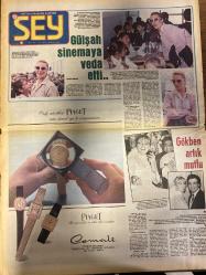 ŞEY HAFTALIK MAGAZİN GAZETESİ DOĞUM GÜNÜ HEDİYESİ  ( Turkish Newspaper ) - 7 EKİM 1980 - TAM TAKIM 12 SAYFADIR - FİLİZ AKIN POSTERİ TAM SAYFA - Fatma Girik-Gülşah-Gökben-Türkan Tunca-Perihan Sözen-Talha Özmen-Nihal Yeşil-Mehmet Taneri-Suna Bayram-Sevgi Ferda-Şehriban Gül-Aylin Urgal-Ayşegül-Ayla-Saadet Gürses-Gülgün Eray-Sema Yıldız-Mine Zeren-Safiye Ünal-Alev İpek-Serma Turel-Sevim Alpay-Tulin Tan-Fatoş Danimaz-Arzu Tüer-Meral Zuhal-Gülşen Akisel-Ünal Nargün-Mahmut Tuncer-Berrin Özer-Orhan Gencebay-Ajlan Altuğ-İbrahim Tatlıses-Ayla Algan-Hayati Asılyazıcı-Rıfat Ababay-Yasarı Eraslan Yılın sekreterini seçiyoruz-Böyle abla olmaz olsun-Mezarı rahmetlinin hatırı için yaptım-Köpeklerinin masrafı ile biz beş ay geçiniyoruz-Gülşah sinemaya veda etti-Gökben artık mutlu-Bir yuva yıkıyor-Gizli mutluluk kısa sürdü-Gencebay efsanesi tehlikede-Bülent Ersoy için kampanya açıldı-Evlenmesine oğlu izin vermiyor-İbrahim Tatlıses bir mumdur aman kardeşim-Hayatı kaydı-Mumu söndürmeye çalışıyor-Zorunlu an
