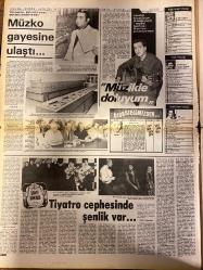 ŞEY HAFTALIK MAGAZİN GAZETESİ DOĞUM GÜNÜ HEDİYESİ  ( Turkish Newspaper ) - 7 EKİM 1980 - TAM TAKIM 12 SAYFADIR - FİLİZ AKIN POSTERİ TAM SAYFA - Fatma Girik-Gülşah-Gökben-Türkan Tunca-Perihan Sözen-Talha Özmen-Nihal Yeşil-Mehmet Taneri-Suna Bayram-Sevgi Ferda-Şehriban Gül-Aylin Urgal-Ayşegül-Ayla-Saadet Gürses-Gülgün Eray-Sema Yıldız-Mine Zeren-Safiye Ünal-Alev İpek-Serma Turel-Sevim Alpay-Tulin Tan-Fatoş Danimaz-Arzu Tüer-Meral Zuhal-Gülşen Akisel-Ünal Nargün-Mahmut Tuncer-Berrin Özer-Orhan Gencebay-Ajlan Altuğ-İbrahim Tatlıses-Ayla Algan-Hayati Asılyazıcı-Rıfat Ababay-Yasarı Eraslan Yılın sekreterini seçiyoruz-Böyle abla olmaz olsun-Mezarı rahmetlinin hatırı için yaptım-Köpeklerinin masrafı ile biz beş ay geçiniyoruz-Gülşah sinemaya veda etti-Gökben artık mutlu-Bir yuva yıkıyor-Gizli mutluluk kısa sürdü-Gencebay efsanesi tehlikede-Bülent Ersoy için kampanya açıldı-Evlenmesine oğlu izin vermiyor-İbrahim Tatlıses bir mumdur aman kardeşim-Hayatı kaydı-Mumu söndürmeye çalışıyor-Zorunlu an