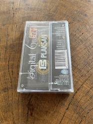 AYHAN ÇAKAR - GÖZLERİNDE ÖLDÜM - KASET (JELATİNİNDE)