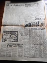 Hürriyet Gazetesi - Turkish Newspaper - 12 Mart 1958 - Türkiye Arap cumhuriyetini resmen tanıdı - Üsküdar vapuru faciası için 2 mahkeme kararı çıktı - batık geminin denizden çıkan bütün parçalarını ihtiyati haciz konuyor - Üsküdar'a vurulan sapanlardan ikisi dün fırtına yüzünden koptu - lodos'a rağmen Üsküdar vapuru çıkarma faaliyetine ara verilmedi - 16 aylık Cem detroit'ten Türkiye'ye mi kaçırıldı -  Zapiyon Rum kız lisesinde neler dönüyor - Ege Üniversitesi rektörü Muhittin Erel seçildi - İstanbul'da bugün bu gece sinema tiyatro programı - Turgut Reis yazan Feridun Fazıl Tülbentçi Yazı Dizisi - İki şöhretle bir konuşma Brigitte Bardot ile Françoise Sagan'ın cevapları - Fenerbahçe Manisa karmasını dünkü karşılaşmada 3-1 yendi - Manisalı Hanımlar maçı ayrı yerde izlediler fotoğraf - İstanbulspor Beyoğluspor bugün saat 15.30'da karşılaşıyor - Galatasaray da Eskişehir'de maç yapacak - Galatasaray kaptanı Turgay Şeren dün mukavelesini yeniledi - Çanakkale kupası'nın maçlarının protokolu