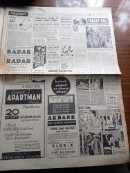 Hürriyet Gazetesi - Turkish Newspaper - 12 Mart 1958 - Türkiye Arap cumhuriyetini resmen tanıdı - Üsküdar vapuru faciası için 2 mahkeme kararı çıktı - batık geminin denizden çıkan bütün parçalarını ihtiyati haciz konuyor - Üsküdar'a vurulan sapanlardan ikisi dün fırtına yüzünden koptu - lodos'a rağmen Üsküdar vapuru çıkarma faaliyetine ara verilmedi - 16 aylık Cem detroit'ten Türkiye'ye mi kaçırıldı -  Zapiyon Rum kız lisesinde neler dönüyor - Ege Üniversitesi rektörü Muhittin Erel seçildi - İstanbul'da bugün bu gece sinema tiyatro programı - Turgut Reis yazan Feridun Fazıl Tülbentçi Yazı Dizisi - İki şöhretle bir konuşma Brigitte Bardot ile Françoise Sagan'ın cevapları - Fenerbahçe Manisa karmasını dünkü karşılaşmada 3-1 yendi - Manisalı Hanımlar maçı ayrı yerde izlediler fotoğraf - İstanbulspor Beyoğluspor bugün saat 15.30'da karşılaşıyor - Galatasaray da Eskişehir'de maç yapacak - Galatasaray kaptanı Turgay Şeren dün mukavelesini yeniledi - Çanakkale kupası'nın maçlarının protokolu