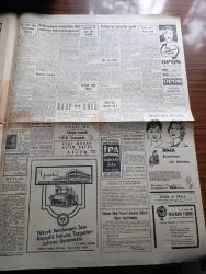 Hürriyet Gazetesi - Turkish Newspaper - 12 Mart 1958 - Türkiye Arap cumhuriyetini resmen tanıdı - Üsküdar vapuru faciası için 2 mahkeme kararı çıktı - batık geminin denizden çıkan bütün parçalarını ihtiyati haciz konuyor - Üsküdar'a vurulan sapanlardan ikisi dün fırtına yüzünden koptu - lodos'a rağmen Üsküdar vapuru çıkarma faaliyetine ara verilmedi - 16 aylık Cem detroit'ten Türkiye'ye mi kaçırıldı -  Zapiyon Rum kız lisesinde neler dönüyor - Ege Üniversitesi rektörü Muhittin Erel seçildi - İstanbul'da bugün bu gece sinema tiyatro programı - Turgut Reis yazan Feridun Fazıl Tülbentçi Yazı Dizisi - İki şöhretle bir konuşma Brigitte Bardot ile Françoise Sagan'ın cevapları - Fenerbahçe Manisa karmasını dünkü karşılaşmada 3-1 yendi - Manisalı Hanımlar maçı ayrı yerde izlediler fotoğraf - İstanbulspor Beyoğluspor bugün saat 15.30'da karşılaşıyor - Galatasaray da Eskişehir'de maç yapacak - Galatasaray kaptanı Turgay Şeren dün mukavelesini yeniledi - Çanakkale kupası'nın maçlarının protokolu