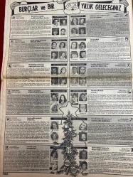 ŞEY HAFTALIK MAGAZİN GAZETESİ DOĞUM GÜNÜ HEDİYESİ  ( Turkish Newspaper ) - 28 ARALIK 1981 - TAM TAKIM 12 SAYFADIR -Orhan Gencebay-Emel Sayın-Seda Sayan-Berrin Özer-Nihal Arda-Hülya Koçyiğit-Zerrin Egeliler-Müjde Ar-Sevda Karaca-İbrahim Tatlıses-Safıye Filiz-Tamer Kafadar-Nigar Uluerer-Sermin Can-Alev Altın-Hülya Mıhçı-Kşengül Kaymak-Yasemin Kutsi-Akın Uğurlu-Perihan Onur-Aysel Cengiz-Tülin İzek-Güldez Tezcan-Sevda Ferdag-Feride Karaca-Seçil Heper-Ersen-Emel Sayın-Sevda Karaca-Kadir İnanır-Nigar Uluerer-Hülya Koçyiğit-Barbra Streisand-Tarkan-Sezen Aksu-Orhan Gencebay-Sophia Loren-Türkan Şoray-Leszek Kırça-Brigitte Bardot-Hümeyra-Richard Burton-Barış Manço-Ayşe Pekkan-Sibel Turnagöl-Aylin Urgal-Bilge Şan-Ömer Şan-Nigar Uluerer-Sami Günay-Şehika Burç -1982’de sizi neler bekliyor-Kral dairesinde büyük buluşma-Dostluğa patlayan şampanyalar-Kalpleri sizler için çarpıyordu-Ben fahişe değilim-Seçil Heper’e sahne izni çıktı-Ersen verem oldu-Emel Sayın üç ateş arasında-Sevda Karaca deri hastalığ