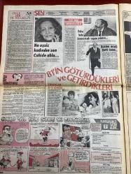 ŞEY HAFTALIK MAGAZİN GAZETESİ DOĞUM GÜNÜ HEDİYESİ  ( Turkish Newspaper ) - 28 ARALIK 1981 - TAM TAKIM 12 SAYFADIR -Orhan Gencebay-Emel Sayın-Seda Sayan-Berrin Özer-Nihal Arda-Hülya Koçyiğit-Zerrin Egeliler-Müjde Ar-Sevda Karaca-İbrahim Tatlıses-Safıye Filiz-Tamer Kafadar-Nigar Uluerer-Sermin Can-Alev Altın-Hülya Mıhçı-Kşengül Kaymak-Yasemin Kutsi-Akın Uğurlu-Perihan Onur-Aysel Cengiz-Tülin İzek-Güldez Tezcan-Sevda Ferdag-Feride Karaca-Seçil Heper-Ersen-Emel Sayın-Sevda Karaca-Kadir İnanır-Nigar Uluerer-Hülya Koçyiğit-Barbra Streisand-Tarkan-Sezen Aksu-Orhan Gencebay-Sophia Loren-Türkan Şoray-Leszek Kırça-Brigitte Bardot-Hümeyra-Richard Burton-Barış Manço-Ayşe Pekkan-Sibel Turnagöl-Aylin Urgal-Bilge Şan-Ömer Şan-Nigar Uluerer-Sami Günay-Şehika Burç -1982’de sizi neler bekliyor-Kral dairesinde büyük buluşma-Dostluğa patlayan şampanyalar-Kalpleri sizler için çarpıyordu-Ben fahişe değilim-Seçil Heper’e sahne izni çıktı-Ersen verem oldu-Emel Sayın üç ateş arasında-Sevda Karaca deri hastalığ