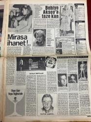 ŞEY HAFTALIK MAGAZİN GAZETESİ DOĞUM GÜNÜ HEDİYESİ  ( Turkish Newspaper ) - 18 MAYIS 1981 - TAM TAKIM 10 SAYFADIR -Zeki Müren-Bülent ersoy-Nilüfer-Ahu Tuğba-Nigar uluerer-Seçil heper-Yüksel Uzel-Neşe karaböcek-Ferdi Tayfur-Türkan Şoray-Güner Yılmaz-Nedret Pamir-Adnan Pekak-Gönül Yazar-Canan Somay-Meral Zeren-Müjdat Gezen-Sibel Egemen-Ersan Erdura-Nuray Kanbur-Gülistan Okan-Piraye Uzun-Şehriyar Gül-Arif Sıba-Aygürel Uzmen-Arzum-Ayla Erduran-Oya Tüfekçi-Selen Selin-Mehtap Bilen-Funda Fırat-İpek Erdem-Gaye Artun-Nihal Köknar-Safiye Liz-Gülşah Sayın-Harika Avcı-Harika Uncu-Aynur Akkum-Erkan Öcalık-Şükran Güngör-Ayşe Arman-Elçin Soner-Sermın Can-Kamil Sönmez-Yıldız Ateş-Mine Sarı-Azra Balkan-Gönül Tansel-Fatoş Dönmez-Tülin Tan-Deniz Erman-Saadet Gürses-Melek Uyanık-Hülya Gün-Ülkü Yıldız-Mandolya Yakar-Meluday Hanım-Nese-Saadet Gürses-Sermin Can-Bu mezar Ferdi Tayfur’u bekliyor-Verdiği sözler hep boş çıktı-2,5 milyonu sevgilisine veriyor ama-Uyuşturucunun kurbanı olmuştu-Türkan Şoray’ın son ç