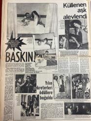 ŞEY HAFTALIK MAGAZİN GAZETESİ DOĞUM GÜNÜ HEDİYESİ  ( Turkish Newspaper ) - 6 NİSAN 1981 - TAM TAKIM 10 SAYFADIR -Emel Sayın-Seyyal Taner-Bülent Ersoy-Mustafa Sağyaşar-Mediha Kıran-Akın Uğurlu-Defne Yalnız-Sermin Can-Asu Maralman-Çetin Alp-Sevda Alpay-Safiye Ünal-Nedret Selçuker-Asuman Bendas-Zarife Seba-Mehtap Ar-Gülcan Yılmaz-Meral Elgin-Nilgün Altınel-Nesli Tilmaci-Nese Alkan-Mehlika Kenter-Osman Y. Dereli-Bal Kardeşler-Semra Türel-Müjdat Gezen-Perran Kutman-Gülsen Tuncer-Gaye Artun-Mehmet Güçlü-Muhterem Nur-Rıfat Bilsen-Gülistan Sayın-Cilem-Serpil Çakmaklı-Oya Aydoğan-Tayfun Gömmen-Erhan Tunay-Hale Hanzade-Nazan Soray-Eşref Kolçak-Aydoğan Ersöz Emel Sayın’a hamilelik yakıştı-Olursa ikiz olsun-Benim kızım daha çocuktur-Seyyal Taner’i yıkan sonuç 1 yıllık ömrü kaldı-Tıbba sığınıyorum-Peçenin ardındaki gerçek-Benzeteni benzeteceğim-Resepsiyon evliliği şans getirdi-Güzelliğin bilimi-Çabuk pes etti-Baskın-Küllenen aşk alevlendi-Yılın sekreterleri ödüllere boğuldu-Son ümidi jogging-Arabes