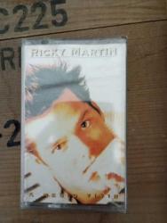 RICKY MARTIN - A MEDIO VIVIR- AMBALAJINDA KASET