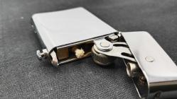 ÇAKMAK THORENS FORMLU BENZİNLİ HİÇ KULLANILMAMIŞ OTOMATİK ÇAKMAK 452