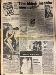 ŞEY HAFTALIK MAGAZİN GAZETESİ DOĞUM GÜNÜ HEDİYESİ  ( Turkish Newspaper ) - 30 AĞUSTOS 1982 - TAM TAKIM 12 SAYFADIR -Barış manço-Yüksel Uzel-Ahmet Özhan-Savaş eşici-Kadir İnanır-Ahu Tuğba-Emel Sayın-Bedia Akartürk-Senay Düdek-İbrahim Tatlıses-Samime Sanay-Sezen Aksu-Belkıs Akkale-Necla Nazır-Mine Koşan-Müjde Ar-Müjdat Gezen-Perran Kutman-Mehtap Ar-A. Rıza Gündoğdu-Hülya Süer-Zerrin Özer-Seyyal Taner-Arif Şentürk-Funda Akarı-Uğur Böcekleri-Hüsamettin Subaşı-Seyhan Tutu-Nur Yoldaş-Mahmut Tuncer-Azra Balkan-Işıl Yücesoy-Enis Fosforoğlu-Nurhan Damcıoğlu-Balarısı Özdemir-İlhan Daner-Osman Yağmurdereli-Tolga Han-Sevda Ferdağ-Atilla Yelken-Zerrin-Nil Burak-Sibel Egemen-Neşe Karaböcek-Ümit Besen-Erkin Koray-Sevil Büdeü-Seda-Rıfat Ababay-Kainat Barkan Pajonk Oooo Bu ne aşk-Sanat diye diye-Kadir İnanır’ın başını döndüren sahneler-Batı müziğinde ben de varım-Fuar öncesi son cümbüş-Bu kadınlar Türk halk müziğine yakışmıyor-Hüzünlü nikah-Aşk gemisinde ikinci balayı-Ajda Pekkan-Sevda Ferdağ