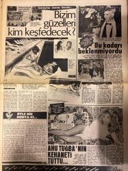 ŞEY HAFTALIK MAGAZİN GAZETESİ DOĞUM GÜNÜ HEDİYESİ  ( Turkish Newspaper ) - 31 MAYIS 1982 - TAM TAKIM 12 SAYFADIR -Nükhet Duru ve kayıp annesi-Kibariye-Osman Kavran-Muzaffer Özpınar-Seyhan Tütün - Sami Erbay - Ayşe Tunalı - Müjde Ar - Aylin Urgal - Aynur Akar - İbrahim Tatlıses - Seda Sayan - Deniz Erkanat - Zeki Onur - Beyza Başar - Lale Alkan - Mürgül - Zeycan Şan - Gülistan Sayın - Akın Uğurlu - Kenan Temiz - Ziya Taşkent - Romalı Perihan - Nermin Ergenç - Fatoş Tuçe - Cansel Güngör - Nükhet Duru - Ersan Erdura - Huysuz Virjin - Hülya Süer - Nazan Şoray - Neco - Selma Güneri - Zerrin Özer - Cemile Kutgun - Güner Ümit - Arif Alaşan - Funda Köseoğlu - Feryal - Nilüfer Kurgun - Ferdi Atak - Serku Sezgin - Nesrin - Seher - Selma Güneri - Fikret Hakan - Mehlika Kenter - Müşfik Kenter - Biricik - Ümit Ögütçü - Şems İnkaya
