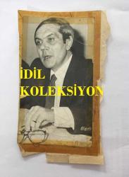 ÇALIŞMA ve SOSYAL GÜVENLİK ESKİ BAKANI AYDIN GÜVEN GÜRKAN'IN ORİJİNAL AJANS-BASIN FOTOĞRAFI - 13 x 7 cm EBADINDA - AYDIN GÜVEN GÜRKAN KONUŞMA YAPARKEN ÇEKİLMİŞ BİR KARE, 1988