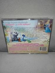 Vcd Barbie Adalar Prensesi. Orijinal. Universal / TİGLON. Türkçe dublaj. 2 Disk. Çalışmasını etkilemeyen çizikler var. Sorunsuz çalışıyor. koleksiyonluk