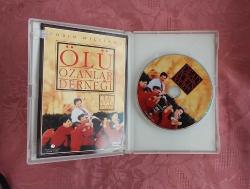 Ölü Ozanlar Derneği