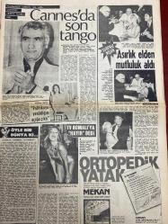 ŞEY HAFTALIK MAGAZİN GAZETESİ DOĞUM GÜNÜ HEDİYESİ  ( Turkish Newspaper ) - 7 HAZİRAN 1982 - TAM TAKIM 12 SAYFADIR -Huysuz Virjin-Nükhet Duru-Ayten Gökçer-Füsun Önal-Gülistan Okan-Ercan Turgut-Esin Engin-Selda Bağcan-Neco-Güzin Gürman-İbrahim Özoral-Necla Nazır-Yılmaz Güney-Türkan Şoray-Nükhet Duru-Ersan Erdura-Huysuz Virjin-Hülya Süer-Nazan Şoray-Neco-Selma Güneri-Zerrin Özer-Cihan Ünal-Nazlı Kuruoğlu-Sevda Karaca-Eyüp Sultan-Nilüfer  İşte uyuşturucunun acı sonu-Necla Nazır tanınmaz halde-Dehşete düşüren kriz-Morfinmanlara ibret olsun-Fenerbahçeli taraftarlar öfke içinde-Bu kadınlar hesap vermeli-Cannes’da son tango-Vatansız Yılmaz Güney var-Asırlık elden mutluluk aldı-Türkan Şoray politikaya yenildiğini açığa çıktı-TV Romalı’ya hayır dedi-Ortopedik yatak-Muhteşem dans ve müzik şöleni-Ankara finalistleri belli oldu-Türk müziğinde Nükhet Duru-Hülya Koçyiğit de yatağa girdi-Balerin Nazlı Kuruoğlu Avrupa’nın en güzeli olmak için yarışacak-Yeni evde yine nikah bekliyor-Nilüfer iğneli fıçıy