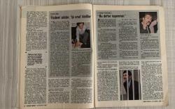 2000 İKİBİN’E DOĞRU AKTÜALİTE DERGİSİ – SAYI 27 – 26 HAZİRAN 1988 – 64 SAYFA EVREN-URUG ÇELİŞMESİNİN KÖKENİ – BÖLGELER, LİDERLER, İSİMLER – MAFYANIN ÜLKÜCÜ MANGALARI – SİLAHLI GÖSTERİLER – MHP’LİLERİN YARGIYLA İMTİHANI – SİYASİ ŞİDDETİN YENİ YÜZÜ – ANAP’TA KOLTUK SAVAŞI – SİYASİ PARTİLERDE KADRO KAYMASI – SİYASİ PARTİLERDE İÇ ÇEKİŞME – SİYASİ PARTİLERDE İSTİFA DALGASI – SİYASİ PARTİLERDE YENİ İTTİFAKLAR – SİYASİ PARTİLERDE YENİ STRATEJİLER – SİYASİ PARTİLERDE YENİ YÜZLER – SİYASİ PARTİLERDE YENİ HEDEFLER – SİYASİ PARTİLERDE YENİ DİL - DOĞU PERİNÇEK – NAZIM HİKMET – CEMAL SÜREYA – NECATİ CUMALI – SEMİH POROY – SONER YALÇIN – TURGUT ÖZAL – KENAN EVREN – ADNAN URUG – ERDOĞAN BOZOK – HÜSEYİN BÜLBÜL – HALİL BERKTAY – SERHAN BOLLUK – NEYYİR KALAYCIOĞLU – SÜLEY PERİNÇEK – ASAF GÜVEN AKSEL – ROZERİN DOĞAN – ALİ KARŞILAYAN – DENİZ KAVUKÇUOĞLU – TUNCA ARSLAN – GÜLDEN AYDIN – SEVİL BASTÜRK – ASUMAN BAYRAK – AYŞE BENGİ – TÜRKAN DEMİR – TAKİ DOĞAN – SABİHA ERDEM – KAMİL ERDOĞDU – ALİ HASDEMİR – HÜR