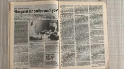 2000 İKİBİN’E DOĞRU AKTÜALİTE DERGİSİ – SAYI 27 – 26 HAZİRAN 1988 – 64 SAYFA EVREN-URUG ÇELİŞMESİNİN KÖKENİ – BÖLGELER, LİDERLER, İSİMLER – MAFYANIN ÜLKÜCÜ MANGALARI – SİLAHLI GÖSTERİLER – MHP’LİLERİN YARGIYLA İMTİHANI – SİYASİ ŞİDDETİN YENİ YÜZÜ – ANAP’TA KOLTUK SAVAŞI – SİYASİ PARTİLERDE KADRO KAYMASI – SİYASİ PARTİLERDE İÇ ÇEKİŞME – SİYASİ PARTİLERDE İSTİFA DALGASI – SİYASİ PARTİLERDE YENİ İTTİFAKLAR – SİYASİ PARTİLERDE YENİ STRATEJİLER – SİYASİ PARTİLERDE YENİ YÜZLER – SİYASİ PARTİLERDE YENİ HEDEFLER – SİYASİ PARTİLERDE YENİ DİL - DOĞU PERİNÇEK – NAZIM HİKMET – CEMAL SÜREYA – NECATİ CUMALI – SEMİH POROY – SONER YALÇIN – TURGUT ÖZAL – KENAN EVREN – ADNAN URUG – ERDOĞAN BOZOK – HÜSEYİN BÜLBÜL – HALİL BERKTAY – SERHAN BOLLUK – NEYYİR KALAYCIOĞLU – SÜLEY PERİNÇEK – ASAF GÜVEN AKSEL – ROZERİN DOĞAN – ALİ KARŞILAYAN – DENİZ KAVUKÇUOĞLU – TUNCA ARSLAN – GÜLDEN AYDIN – SEVİL BASTÜRK – ASUMAN BAYRAK – AYŞE BENGİ – TÜRKAN DEMİR – TAKİ DOĞAN – SABİHA ERDEM – KAMİL ERDOĞDU – ALİ HASDEMİR – HÜR