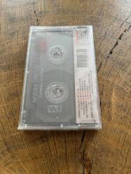 NEVESER GERGİNOK - ZAMANSIZ AKŞAMLAR - KASET (JELATİNİNDE)