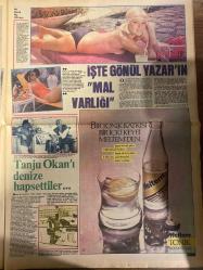 ŞEY HAFTALIK MAGAZİN GAZETESİ DOĞUM GÜNÜ HEDİYESİ  ( Turkish Newspaper ) - 18 TEMMUZ 1983 - TAM TAKIM 12 SAYFADIR -Haci Arif Bey’de müzikal yıldızı oldu-Bülent Ersoy ve Beşiktaşlı Mustafa-Rüçhan Adlı - Cihan Ünal - Türkan Şoray - Ahu Tuğba - Kadir İnanır - Sezer Güvenirgil - Nuhben Durur - Hülya Koçyiğit - Gönül Yazar - Fatma Girik - Türkan Şoray - Sezen Cumhur Önal - İbrahim Tatlıses - Derya Tuna - Sergül Çakar - Gönül Yazar - Tanju Okan - İlhan İrem - Seçil Heper - Nilüfer - Nihat Akçan - Seracettin Erman - Bedia Akartürk - Recep Kaymak - Rüçhan Adlı ve Cihan Ünal - Adsız Bir Aşk - Evet Aşığız - Bu Yolda Servet Var - Bu Aşk Küllenmeyecek - Tarihe Karışan Kadın - Onlar da Erkekliği Tatmışlardı - Evlensin Sahidi Ben Olurum - Tükürdüğünü Yalattılar - İşte Gönül Yazar’ın Mal Varlığı - Tanju Okan’ı Denize Hapsettiler - İlhan İrem Öleceği Günü Biliyor - Dışarıda Yap Ne Yaparsan Yap - Bu İş Buraya Kadar - Kucaktan Kucağa Aşk - Dört Günlük Birşey - Sahnede İki Rakip Dostlukları Bir Garip