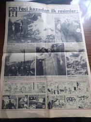 Hürriyet Gazetesi - Turkish Newspaper - 2 Şubat 1963 - çarpışan iki uçak Ankara'nın içine düştü - facia 60 kişi öldü fotoğraf - çarpışanlar MEA yolcu uçağı ile bir askeri nakliye uçağımız - olay yeri kavrulmuş cesetlerle doluydu - Yılmaz Tunçkol olay yerini anlatıyor - Karaoğlan caddesi'ne düşen yolcu uçağının ölümüne sebep olduğu insanlardan biri kömür halinde ambulansa konuluyor fotoğraf - İstanbul'da bugün bu gece sinema tiyatro programı - Şah'ın fermanı ile İran'da yaşmak Dün tarihe karıştı - Nesrin Sipahi'nin Pathe Plaklarında okuduğu en son eserler - Adalet Partisi genel siyasi af istiyor - Bursa senatörü Şeref Kayalar Adalet Partisi'nin görüşünü açıkladı - Galatasaray Karşıyaka ile bugün oynuyor fotoğraf - Galatasaray kız voleybol takımı galibiyetin şerefine harem'de sabahladılar Fotoğrafı - Milan bütün gücünü Avrupa kupası'na verdi - milli takım kadrosu 14 Şubat'ta açıklanacak - bir müsabakada 62 sayı yapan Wilt Chamberlain fotoğraf - dünya orta siklet boks şampiyonu Robinson
