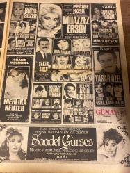 ŞEY HAFTALIK MAGAZİN GAZETESİ DOĞUM GÜNÜ HEDİYESİ  ( Turkish Newspaper ) - 31 OCAK 1983 - TAM TAKIM 12 SAYFADIR -Gönül Akkor-Metin eyinç-Müşerref Tezcan-Mine Koşan-Necdet tokatlıoğlu-Emel Sayın-Seyyal Taner-Selda Sürpriz-Müjde Ar-Rıfat ababay-Ahu Tuğba-Nazan Şoray-Hülya Sözer-Muazzez Ersoy-Nil Burak-Metin Akpınar-Gönül Öner-Mualla Akın-Mehtap Deniz-Lihan Daner-Şakir Öner-Mine Mater-Yaşar Özel-Mehlika Kenter-Saadet Gürses-Zerrin Özer-Tarık Akan-Öztürk Serengil-Selçuk Aslan-Emel Sayın-Sezen Aksu-Müjde Ar-Tanju Okan-Gönül Yazar-Asu Maralman-Nevra Serezli-Ayşe Mine-İzzet Öz-Ahu Tuğba Dehşet Yatağında-Onu Ağabeyi Pazarlıyor-Geleceğini Dracula’ya Bağladı-Yeni Dünya Sefası-Nazan Şoray Artık Günahı Öğrendi-Merkez Efendi’de Açılan Eller Ne İçindi-Dilediği Her Şeye Ulaştı ve-Nazan Şoray Artık Günahı Öğrendi-Zerrin’e Aşkları İçin Ben Akıl Verirdim-18 Günlük Aşk Bir Assolist Yarattı-Ben Kimseye Küfretmedim-Sezen Aksu İstanbul’u Terkediyor-Bir Gecede İki Milyona Hayır Dedi-Urlalı Tanju Baba Öfkelen
