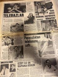 ŞEY HAFTALIK MAGAZİN GAZETESİ DOĞUM GÜNÜ HEDİYESİ  ( Turkish Newspaper ) - 31 OCAK 1983 - TAM TAKIM 12 SAYFADIR -Gönül Akkor-Metin eyinç-Müşerref Tezcan-Mine Koşan-Necdet tokatlıoğlu-Emel Sayın-Seyyal Taner-Selda Sürpriz-Müjde Ar-Rıfat ababay-Ahu Tuğba-Nazan Şoray-Hülya Sözer-Muazzez Ersoy-Nil Burak-Metin Akpınar-Gönül Öner-Mualla Akın-Mehtap Deniz-Lihan Daner-Şakir Öner-Mine Mater-Yaşar Özel-Mehlika Kenter-Saadet Gürses-Zerrin Özer-Tarık Akan-Öztürk Serengil-Selçuk Aslan-Emel Sayın-Sezen Aksu-Müjde Ar-Tanju Okan-Gönül Yazar-Asu Maralman-Nevra Serezli-Ayşe Mine-İzzet Öz-Ahu Tuğba Dehşet Yatağında-Onu Ağabeyi Pazarlıyor-Geleceğini Dracula’ya Bağladı-Yeni Dünya Sefası-Nazan Şoray Artık Günahı Öğrendi-Merkez Efendi’de Açılan Eller Ne İçindi-Dilediği Her Şeye Ulaştı ve-Nazan Şoray Artık Günahı Öğrendi-Zerrin’e Aşkları İçin Ben Akıl Verirdim-18 Günlük Aşk Bir Assolist Yarattı-Ben Kimseye Küfretmedim-Sezen Aksu İstanbul’u Terkediyor-Bir Gecede İki Milyona Hayır Dedi-Urlalı Tanju Baba Öfkelen