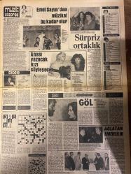 ŞEY HAFTALIK MAGAZİN GAZETESİ DOĞUM GÜNÜ HEDİYESİ  ( Turkish Newspaper ) - 31 OCAK 1983 - TAM TAKIM 12 SAYFADIR -Gönül Akkor-Metin eyinç-Müşerref Tezcan-Mine Koşan-Necdet tokatlıoğlu-Emel Sayın-Seyyal Taner-Selda Sürpriz-Müjde Ar-Rıfat ababay-Ahu Tuğba-Nazan Şoray-Hülya Sözer-Muazzez Ersoy-Nil Burak-Metin Akpınar-Gönül Öner-Mualla Akın-Mehtap Deniz-Lihan Daner-Şakir Öner-Mine Mater-Yaşar Özel-Mehlika Kenter-Saadet Gürses-Zerrin Özer-Tarık Akan-Öztürk Serengil-Selçuk Aslan-Emel Sayın-Sezen Aksu-Müjde Ar-Tanju Okan-Gönül Yazar-Asu Maralman-Nevra Serezli-Ayşe Mine-İzzet Öz-Ahu Tuğba Dehşet Yatağında-Onu Ağabeyi Pazarlıyor-Geleceğini Dracula’ya Bağladı-Yeni Dünya Sefası-Nazan Şoray Artık Günahı Öğrendi-Merkez Efendi’de Açılan Eller Ne İçindi-Dilediği Her Şeye Ulaştı ve-Nazan Şoray Artık Günahı Öğrendi-Zerrin’e Aşkları İçin Ben Akıl Verirdim-18 Günlük Aşk Bir Assolist Yarattı-Ben Kimseye Küfretmedim-Sezen Aksu İstanbul’u Terkediyor-Bir Gecede İki Milyona Hayır Dedi-Urlalı Tanju Baba Öfkelen