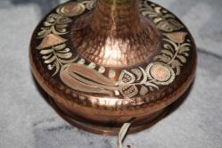 MÜKEMMEL GÜZELLİKTE TAMAMIYLA ORJİNAL BAKIRDAN YAPILMIS FULL EL İŞİ İŞLEMELİ ABAJUR (ANAHTARLIK KOLİSİ