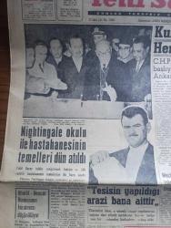 Yeni Sabah Gazetesi - Turkish Newspaper - 29 Nisan 1959 - Florence Nightingale okulu ile hastanesinin temelleri Dün atıldı - Reisicumhur Celal Bayar'a Florence Nightingale tesisleri hakkında izahat veriliyor fotoğraf - Niyazi Aytok isimli vatandaş Florence Nightingale testinin yapılacağı arazi bana aittir inşaat yapılamaz dedi -  Fidel Castro Panamayı işgal etmek gibi derdimiz yok dedi - Vatancılar için 1 6 yıl hapis cezası istendi - İstiklal caddesi'nde alkazar sineması mülkü satılıktır - Kızılay Genel Kongresi çalışmalarına başladı - Yunus Emre için büyük bir tören tertip edildi - bilinmeyen hususiyetleri ile Osmanlı padişahları yazan Reşat Ekrem Koçu Yazı Dizisi - Onikinci Cannes film festivali yarın başlıyor - Sovyet Rusya'da Türklere indirilen darbeler - Macar maçını 28 Haziran'da oynamakta ısrar edeceğiz - milli lige bugün Mithatpaşa stadında devam edilecek - Beşiktaş İstanbulspor maçı - Galatasaray Adalet maçı - Özcan Arkoç ve Naci Erdem sabah takımların yaptığı antremanda foto