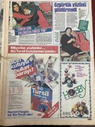 ŞEY HAFTALIK MAGAZİN GAZETESİ DOĞUM GÜNÜ HEDİYESİ  ( Turkish Newspaper ) - 27 HAZİRAN 1983 - TAM TAKIM 12 SAYFADIR -Müjde Ar-İlyas salman-Şerif Sezer-Müşerref Tezcan-İbrahim Tatlıses-Safiye Ayla Röportajı-Necla Nazır - Barış Manço - Müjdat Gezen - Müşerref Tezcan - Yüksel Uzel - Erhan Tunay - Kısmet Kandıralı - Ahu Tuğba - Zeki Müren - Mine Mutlu - Hülya Yiğitalp - Gülsen Akkaya - Faruk Tınaz - Selahattin Alpay - Müjde Ar - Saadet Gürses - Piraye Kuru - Efruz Armalaman - Beyhan Baysal - Hüner Coşkuner - Nilüfer - Mine Koldaş - Engin Evin - Coşkun Demir - Asuman Arsan - Nilgün Ertuğ - Arkan Akkoç - Korkmaz Korovyan - Mustafa Köker - Zerrin - Hülya Sözer - Abdullah Şahin - Enver Demirkan - Nükhet Duru - Muazzez Abacı - Gülşen Bubikoğlu - Zeynep - Ferdi Tayfur - Gülriz Sururi - Edith Piaf - Özgür kadın böyle olur - Artık bana kimse karışamaz - Necla Nazır seks sınırında - Bu ne biçim bağlılık - Barış Manço bir saray kuruyor - Bugün Brut gününüz - 1. İstanbul Moda Haftası - Büyük moda patl