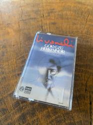 ZÜLFÜ LİVANELİ - GÖKYÜZÜ HERKESİNDİR - KASET