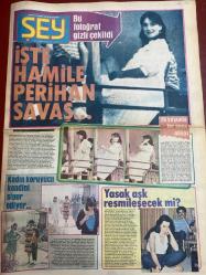 ŞEY HAFTALIK MAGAZİN GAZETESİ DOĞUM GÜNÜ HEDİYESİ  ( Turkish Newspaper ) - 20 HAZİRAN 1983 -TAM TAKIM 12 SAYFADIR -Perihan Savaş-Hülya Işıl-Emel Sayın-Semiha Yankı-Ferdi Tayfur-Oya Aydoğan-Fatma Girik-Ümit Besen-Sezen Aksu-Sinan Özer-Prenses Banu-Deniz Akbulut İşte hamile Perihan Savaş-Mahmut Tezcan-Müjgan-Mügerref-Sibel Egemen-Daniel-Utku Ural-Ülla Yelken-Bu fotoğraf gizli çekildi-26 yaşında bir anne adayı-Yasak aşk resmileşecek mi?-Kadın koruyucu kendini siper ediyor-Çılgınlığın son perdesi-Hoppalaaa Hülya Işıl’da boyattı-Böyleydi böyle oldu-Ya doğurursa-Emel Sayın bu evliliğe korku ile bakıyor-Eski aşk tazelenecek mi?-Bu evlilik sahtedir-Semiha Yankı çocuk doğurmaya hazırlanıyor ama-Telefondaki ses diyordu ki-Aşkımız artık çocuğa bağlı değil-Şoray-Adlı ayrılığı ile gündeme gelen Fatma Girik konuştu-Koca gitti şimdi de ev gidiyor-Bir öpücük dünyalara bedel-Sezen Aksu dedikodulara cevap verdi-Halimize baksanıza evet ayrılıyoruz-Yine kayıplarda-Prenses Banu ile tanışanın vay haline-Kir