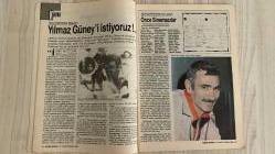 2000 İKİBİN’E DOĞRU AKTÜALİTE DERGİSİ – SAYI 14 – 27 MART–2 NİSAN 1988 – 64 SAYFA ULUSLARARASI SKANDAL: CUMHURBAŞKANINA EŞLİK VE MİT GÖREVİ – MİT SİYASİ GÖREVDE: KİMLER, NASIL, NEDEN? – İMZA KAMPANYASI BAŞLADI: YILMAZ GÜNEY’İ İSTİYORUZ – MİT ARŞİVİNDE YILMAZ GÜNEY – MİT’İN UYARISINA RAĞMEN GÖREVDE – ADALET KAVRAMLARI: KİTAPLIK, İNANÇ VE SİYASET – KADINLARIN GÜNLÜK YAŞAMI – KÜLTÜR-SANAT – SEMİH POROY – CEMAL SÜREYA – KAPAK – TÜRKİYE – İŞÇİ-SENDİKA – TOPLUM – KÜLTÜR-SANAT – YAZI VE ÇİZGİLERLE  YILMAZ GÜNEY – DOĞU PERİNÇEK – NECATİ CUMALI – SEMİH POROY – CEMAL SÜREYA – MELİH CEVDET ANDAY – ŞAHAP BALCIOĞLU – NİHAT BEHRAM – HALİL BERKTAY – HÜSEYİN BÜLBÜL – SERHAN BOLLUK – NEYYİR KALAYCIOĞLU – SÜLEY PERİNÇEK – ASAF GÜVEN AKSEL – ROZERİN DOĞAN – ALİ KARŞILAYAN – DENİZ KAVUKÇUOĞLU – TUNCA ARSLAN – GÜLDEN AYDIN – SEVİL BASTÜRK – ASUMAN BAYRAK – AYŞE BENGİ – TÜRKAN DEMİR – TAKİ DOĞAN – SABİHA ERDEM – KAMİL ERDOĞDU – ALİ HASDEMİR – HÜRRİYET KARADENİZ – HÜSEYİN KALKAN – NURAY MESTCİ – FENNİ ÖZALP