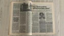 2000 İKİBİN’E DOĞRU AKTÜALİTE DERGİSİ – SAYI 14 – 27 MART–2 NİSAN 1988 – 64 SAYFA ULUSLARARASI SKANDAL: CUMHURBAŞKANINA EŞLİK VE MİT GÖREVİ – MİT SİYASİ GÖREVDE: KİMLER, NASIL, NEDEN? – İMZA KAMPANYASI BAŞLADI: YILMAZ GÜNEY’İ İSTİYORUZ – MİT ARŞİVİNDE YILMAZ GÜNEY – MİT’İN UYARISINA RAĞMEN GÖREVDE – ADALET KAVRAMLARI: KİTAPLIK, İNANÇ VE SİYASET – KADINLARIN GÜNLÜK YAŞAMI – KÜLTÜR-SANAT – SEMİH POROY – CEMAL SÜREYA – KAPAK – TÜRKİYE – İŞÇİ-SENDİKA – TOPLUM – KÜLTÜR-SANAT – YAZI VE ÇİZGİLERLE  YILMAZ GÜNEY – DOĞU PERİNÇEK – NECATİ CUMALI – SEMİH POROY – CEMAL SÜREYA – MELİH CEVDET ANDAY – ŞAHAP BALCIOĞLU – NİHAT BEHRAM – HALİL BERKTAY – HÜSEYİN BÜLBÜL – SERHAN BOLLUK – NEYYİR KALAYCIOĞLU – SÜLEY PERİNÇEK – ASAF GÜVEN AKSEL – ROZERİN DOĞAN – ALİ KARŞILAYAN – DENİZ KAVUKÇUOĞLU – TUNCA ARSLAN – GÜLDEN AYDIN – SEVİL BASTÜRK – ASUMAN BAYRAK – AYŞE BENGİ – TÜRKAN DEMİR – TAKİ DOĞAN – SABİHA ERDEM – KAMİL ERDOĞDU – ALİ HASDEMİR – HÜRRİYET KARADENİZ – HÜSEYİN KALKAN – NURAY MESTCİ – FENNİ ÖZALP