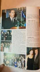 RADYO TELEVİZYON AYLIK HABER YAYIN DERGİSİ - KASIM 2000 SAYI: 138 YÜCEL YENER - MÜJDE AR - ERDAL ÖZYAĞCILAR - ZEKİ ALASYA - PERRAN KUTMAN - METİN AKPINAR - NURSELİ İDİZ - HÜLYA KOÇYİĞİT - CİHAN ÜNAL - KANDEMİR KONDUK - AYCAN GİRİTLİOĞLU - ERENDİZ ATASÜ - MUSTAFA ŞERİF ONARAN - TALAT SAİT HALMAN - NURİYE AKMAN - ŞEVKET ÇORUH - GÜNAY KARACAOĞLU - YASEMİN PAMUKÇU GÖKSEL - MEHPARE ÇELİK - SEMRA SANDER - AYNUR ÇELİKCAN - NUR GÜNAL DEĞİŞİM 2000: TRT’DE YENİ YAYIN DÖNEMİ VE DRAMA ATAĞI - GENEL MÜDÜR YÜCEL YENER İLE YENİDEN YAPILANMA ÜZERİNE - MEVLANA VE SEMA BELGESELİ - ERENLERİN İZİNDEN: HOŞGÖRÜNÜN İZİNDE BİR YOLCULUK - ATA YADİGARI: ANADOLU’NUN EL SANATLARI - YEDİ-VEREN DÜŞLERİ: RENKLERİN ANLAMI - İNCİ AVCISI: NURİYE AKMAN İLE SÖYLEŞİLER - EYVAH YAYINDAYIZ: ŞEVKET ÇORUH VE GÜNAY KARACAOĞLU İLE TALK SHOW - SOBANIN ÖYKÜSÜ: NOSTALJİK BİR BELGESEL - BEN OLSAYDIM: HALK KATILIMLI CANLI HABER PROGRAMI - LALENİN ÖYKÜSÜ: BİR ÇİÇEĞİN SANATLA BULUŞMASI - SÖZÜN BÜYÜSÜ: EDE - TAM TAKIM EKSİKSİZ 74 SAYFA