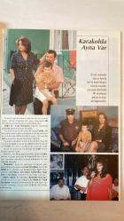 RADYO TELEVİZYON AYLIK HABER YAYIN DERGİSİ - EKİM 2000 SAYI: 137 YÜCEL YENER - MÜJDE AR - ERDAL ÖZYAĞCILAR - KUDRET SABANCI - HÜLYA KOÇYİĞİT - ZEKİ ALASYA - CİHAN ÜNAL - PERRAN KUTMAN - AYDAN AYBAR - TALAT BULUT - AYTAÇ ARMAN - HANDE ATAİZİ - FERİDE ÇİÇEKOĞLU - EROL HIZARCI - AYNUR ÇELİKCAN - GÜVEN AKSU - AHMET SELİM SABUNCU - NEŞET ERTAŞ - MUHARREM ERTAŞ - MERAL NAYMANER - DİDEM DOLANBAY - SEMA OK - L.FUNDA ŞENOL - LEVENT CANTEK YENİ YAYIN DÖNEMİ: “SİZİNLE DEĞİŞİYORUZ, SİZİN İÇİN DEĞİŞİYORUZ” - TRT’DE BOMBA DİZİLER: NİSAN YAĞMURU, ÜZGÜNÜM LEYLA, KARAKOLDA AYNA VAR, BAYKUŞLARIN SALTANATI, DEDEM GOFRET VE BEN, TUTKU ÇEMBERİ, KURŞUN KALEM, YEDİ NUMARA, ONA BAKMA BANA BAK, NASIL EVDE KALDIM - BELGESELLER VE GENÇLİK DİZİLERİ - KONAKTAN BARINAĞA: TOPLU KONUTLARIN YALNIZLIĞI - PRAG’DA UYANMAK: AHMET SELİM SABUNCU’DAN GEZİ YAZISI - NEŞET ERTAŞ İLE SÖYLEŞİ: BOZKIRIN TEZENESİ - HASAN ALİ KASIR’IN ARDINDAN - ANADOLU ÜNİVERSİTESİ İLETİŞİM BİLİMLERİ FAKÜLTESİ - MEŞRUT - TAM TAKIM EKSİKSİZ 74 SAYFA