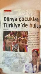 RADYO TELEVİZYON AYLIK HABER YAYIN DERGİSİ - NİSAN 2007 SAYI: 215 LALE AKGÜN – NİMET ÇUBUKÇU – GÜVEN AKSU – MERAL ÜNSAL BAKICI – MELİKE ARSLAN KAYMAK – AYNUR ÇELİKCAN – AHMET AYDIN AKANSU – BİRSEN TAYMAZ YÜKSEL – KAYA GÜREŞ – NECMİ BAŞYILDIZ – İSMAİL YAŞAR TRT ULUSLARARASI 23 NİSAN ÇOCUK ŞENLİĞİ: DÜNYA ÇOCUKLARI 29. KEZ TÜRKİYE’DE – “ARİFLERİN DİLİNDEN”: DOĞRU VE GÜZEL OLANA ULAŞMAK – “ÇAMURDAN BEBEK”: BEBEKLERİN BEBEKLERİ – “BABA OLUYORUM”: HAYALLERİ ÇEKİRDEK AİLEYİ KURMAKTI – “AVRUPA VİZYONU”: AB İLE İLGİLİ HER ŞEY TRT’DE – “GÖÇ HİKAYELERİ”: GURBETİN ACI YÜZÜ – “SOYKIRIMIN İÇYÜZÜ”: İDDİADAN GERÇEĞE ERMENİ SORUNU – ALTINDAĞ: TARİH İÇİNDE TARİH – “LALE”: HÜZNÜN GÖLGESİNDEKİ NAZENİN – “SEYR-İ ALEM”: MAGAZİN PROGRAMLARINDA YENİ BİR SOLUK – HER YERDE TİYATRO: TİYATRO SALONLARDAN BARLARA TAŞIYOR – “NEREDEN O ESKİ FASILLAR?”: GAZİNOLAR KAPANDI, FASILLAR UNUTULDU  - TAM TAKIM EKSİKSİZ 74 SAYFA