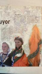 RADYO TELEVİZYON AYLIK HABER YAYIN DERGİSİ - NİSAN 2007 SAYI: 215 LALE AKGÜN – NİMET ÇUBUKÇU – GÜVEN AKSU – MERAL ÜNSAL BAKICI – MELİKE ARSLAN KAYMAK – AYNUR ÇELİKCAN – AHMET AYDIN AKANSU – BİRSEN TAYMAZ YÜKSEL – KAYA GÜREŞ – NECMİ BAŞYILDIZ – İSMAİL YAŞAR TRT ULUSLARARASI 23 NİSAN ÇOCUK ŞENLİĞİ: DÜNYA ÇOCUKLARI 29. KEZ TÜRKİYE’DE – “ARİFLERİN DİLİNDEN”: DOĞRU VE GÜZEL OLANA ULAŞMAK – “ÇAMURDAN BEBEK”: BEBEKLERİN BEBEKLERİ – “BABA OLUYORUM”: HAYALLERİ ÇEKİRDEK AİLEYİ KURMAKTI – “AVRUPA VİZYONU”: AB İLE İLGİLİ HER ŞEY TRT’DE – “GÖÇ HİKAYELERİ”: GURBETİN ACI YÜZÜ – “SOYKIRIMIN İÇYÜZÜ”: İDDİADAN GERÇEĞE ERMENİ SORUNU – ALTINDAĞ: TARİH İÇİNDE TARİH – “LALE”: HÜZNÜN GÖLGESİNDEKİ NAZENİN – “SEYR-İ ALEM”: MAGAZİN PROGRAMLARINDA YENİ BİR SOLUK – HER YERDE TİYATRO: TİYATRO SALONLARDAN BARLARA TAŞIYOR – “NEREDEN O ESKİ FASILLAR?”: GAZİNOLAR KAPANDI, FASILLAR UNUTULDU  - TAM TAKIM EKSİKSİZ 74 SAYFA
