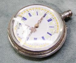 AnTiKa ÖZEL YaPıM İSVİÇRE  GüMüŞ KURMALI CEP SAATİ.......ARıZaLı