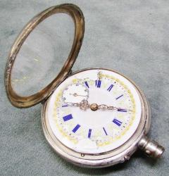 AnTiKa ÖZEL YaPıM İSVİÇRE  GüMüŞ KURMALI CEP SAATİ.......ARıZaLı