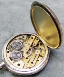 AnTiKa ÖZEL YaPıM İSVİÇRE  GüMüŞ KURMALI CEP SAATİ.......ARıZaLı