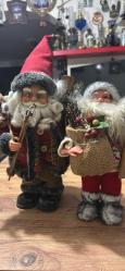 NOEL BABA 2 ADET BÜYÜK OLAN PİLLİ HAREKETLİ AMA ÇALIŞMIYOR YAPTIRIRIM DİYENE HAYIRLI OLSUN  BÜYÜK BOY 38 cm  KÜÇÜK BOY 31 cm Ayrıca 6 Tane daha farklı Noel Babalar var toplam 8 adet hepsi 6000₺ olur