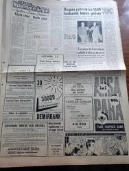 Yeni Sabah Gazetesi - Turkish Newspaper - 14 Haziran 1958 - 2 Türk 38 Rum daha yaralandı - Kıbrıs'ta beş gündür devam eden çarpışmalarda 2 Türk 13 Rum öldü - İngilizler de Nihayet Rumların Türklere saldırdığını kabul ettiler - Kıbrıs'ta rumlara müsamaha gösteren İngilizler yoldan geçen Türk gençlerine sert müdahalede buluyorlar fotoğraf - Fatin Rüştü Zorlu Fazıl Küçük ve Burhan Işınla görüştü - İstanbul'da Amerikan kolejinde Dün diploma töreni yapıldı fotoğraf - cezayir'deki askeri liderler De Gaulle'e cephe alıyor - İzmit faciası mesulleri adaletten kaçamayacak - Osman Bölükbaşı Kıbrıs hakkında konuştu - Cafer ile Hürmüz karikatür çizen Altan Erbulak - Hayk Hammer çizen Oğuz Aral - hazreti Muhammed'in üç aşkı yazan Nezihe Araz Yazı Dizisi - Tarabya kilisesinin sahibi bulunamıyor - Suzan Güven gecesi Açık Hava Tiyatrosunda - Galatasaray Fenerbahçe yine karşı karşıya -  Büyük maç için kampta bulunan Galatasaraylılar fotoğraf - Fenerbahçeli Nedim Kırcan'ın dikişleri Dün alındı fotoğraf