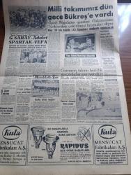 Yeni Sabah Gazetesi - Turkish Newspaper - 29 Ekim 1958 - Cumhuriyet Bayramı kutlu olsun - Cumhuriyet Bayramı sebebiyle yurtta büyük törenler yapılıyor - gençliğin yayınladığı bültenler - Cumhuriyet Bayramı sebebiyle mesaj ve tebrikler - Orgeneral İsmail Hakkı Tunaboylu'yu dün toprağa verdik Fotoğrafı - Eyüp Han Pakistan diktatörü - Rotary Kulübünde cumhuriyet günü fotoğraf - Ahçısı da De Gaulle'e oy vermemiş - CHP Anadolu ajansını savcılığa şikayet ediyor - Sivas'ta il basın bürosu kuruldu - Yeni Papa dün gece seçildi - Cafer ile Hürmüz karikatür çizen Altan Erbulak - Hayk Hammer çizen Oğuz Aral - Müzeyyen Senar Mediha Demirkıran Muzaffer Akgün Celal Şahin Tepebaşı gazinosu'nda - Nobel edebiyat mükafatını alan Rus Yazar Pasternak Rus yazarlar birliğinden çıkarıldı - Şeyhin Encamı Karaca tiyatrosunda - gönüller sultanı Mevlana yazan Mehmet Önder Yazı Dizisi - mithatpaşa'da dörtlü turnuva Galatasaray Adalet Spartak Vefa maçı - milli takımımız dün gece Bükreş'e vardı -Beşiktaş Real Madrid