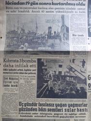 Yeni Sabah Gazetesi - Turkish Newspaper - 20 Mart 1958 - Üsküdar vapuru Dün çıkarıldı - Gemide ikisi mürettebattan dört ceset daha bulundu - Yarbay Vedat Dora idaresindeki ekibin aralıksız çalışmasıyla Üsküdar vapuru faciadan 19 gün sonra kurtarılmış oldu fotoğraf - Kıbrıs'ta 3 bomba daha infilak etti - gizli radyo Demirperde gerisinden yayın yapıyor - Reisicumhur Celal Bayar Topkapı müzesi'nde Kanuni Sultan Süleyman devrine ait eserleri ve eşyaların bulunduğu daireyi yazıyor fotoğraf - Yılın yıldızları Gina Lollobrigida Horst Buchholz Ve Maria Schell Fotoğrafı - Vita - burç falınız - Cafer ile Hürmüz karikatür çizen Altan Erbulak - Hayk Hammer çizen Oğuz Aral - Irak Ürdün anayasası ilan edildi - Modaspor Galatasaray'ı 66 50 mağlup etti - Yağmur sebebiyle Galatasaray Göteborg maçı oynanmadı fotoğraf - Vefa Kulübü umumi kaptanı Muhteşem Kural istifasının sebebini açıklamadı - Vefa ve Vefalı yazan Sabri Kiraz - Türkiye Fransa Ordu maçı bugün - İrlandalı atlet Ron Delaney rekor kırdı foto