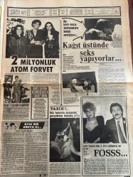 ŞEY HAFTALIK MAGAZİN GAZETESİ DOĞUM GÜNÜ HEDİYESİ  ( Turkish Newspaper ) - 19 OCAK 1985 -TAM TAKIM 12 SAYFADIR -Ahmet Uğurlu-Seda Sayan-Çiğdem Tunç-Bahar Öztan-Kadir İnanır-Nihal Köksal-Gönül Yazar-Ahu Tuğba-Hülya Süer-Vedat Çetinkaya-Akın Uğurlu-Nihat Fırat-Faruk Tuncel-Nur Aksoy-Neslihan Tülek-Sevim Arda-Zeynep Zorul-Vural Tütüncüoğlu-Taner Şener-Nilüfer Aydan-Semra Türel-Piraye Uzun-Taylan Doğan Sezer-Yeşim Üzen-Metin Akpınar-Zeki Alasya-Selen Büke-Hakan Kalkavan-Meral Zeren-Cavit Kılıç-Filik Ertüner-Cumali Güneş-Serpil Benay-Arman Gazaroglu-Çiğdem Tunç-İstem Özşegir-Hülya Süer-Elvan Sevil-Nigos-Gülriz Sururi-Barış Manço-Ali Poyrazoğlu-Rıfat Ababay-Tevfik Gelenbe-Cehennem azabının hesabını soracağım-Napolyonca konuşan kazanıyor-Sıcacık alem-Tecrübe konuşuyor-Yakışıklı bir kuş oldu-Beş çeker mi çekmez mi-2 milyonluk atom forvet-Kağıt üstünde seks yapıyorlar-Yazık bir balerin sonunda gerçekten dansöz oldu-Ahu Tuğba’nın 3. evliliğinden de aynı ses çıktı fosss-Beyoğlu’na ilk kazmayı biz