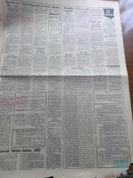 Yeni Sabah Gazetesi - Turkish Newspaper - 22 Aralık 1963 - Doktor Fazıl Küçük bütün dünya basınını yardıma çağırdı - Kıbrıs'ta rum polisler 2 Türk'ü öldürdüler - Türk liderler hadiselerden Rum İçişleri Bakanı Polycarpos Yiogradjis ile Kıbrıs polis idaresini mesul tutuyor - Aşık Olan Amerikalı Çavuş sayesinde 2 genelev kadını yakında Amerika'ya gelin gidiyor fotoğraf - 2 kabadayı grubu Arap Nasri Ve Neco bir gazinoda kapıştı - Dışişlerinden Rahmi Gümrükçüoğlunun evlilik yıldönümü münasebetiyle yaptığı Parti - Fenerbahçe İzmirsporu mağlup edemedi - Beşiktaş altay'a puan kaptırdı - güreşte Ruslarla bu gece karşılaşıyoruz - genç kızların sevgilisi Tamer Yiğit fotoğraf - Türkan Şoray ve Tamer Yiğit fotoğraf - Semra Sar ve Ahmet Mekin'in aşk sahnesi için vinç getirtildi fotoğraf - balık gözlü sanatkar Gülriz Sururi fotoğraf - Kerim Afşar kanaryası ile fazla meşgul fotoğraf - Tümay Tuncalp üç öfkeli genç filminde fotoğraf - bu yılın en başarılı ekibi Feriköy -  Fenerbahçe kaptanı Şeref Has
